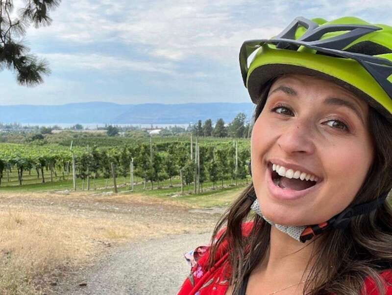 Kelowna: Wine Tasting by E-bike, Smartphone Guide & Lunch - Starting at Lakeside Eco-Sports