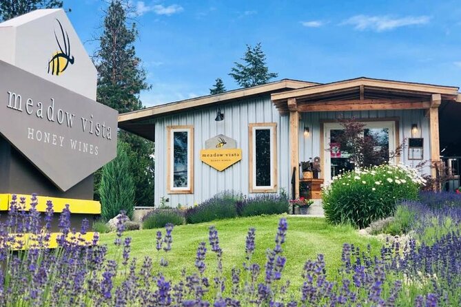 Kelowna Wine Tour by E-bike, Okanagan Valley Views and Lunch - SpearHead Winery: the favorite stop for many riders