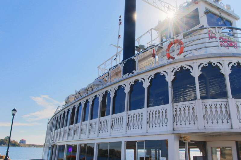 Kingston: Brunch Cruise of Thousand Islands - Live music, commentary, and the feel onboard