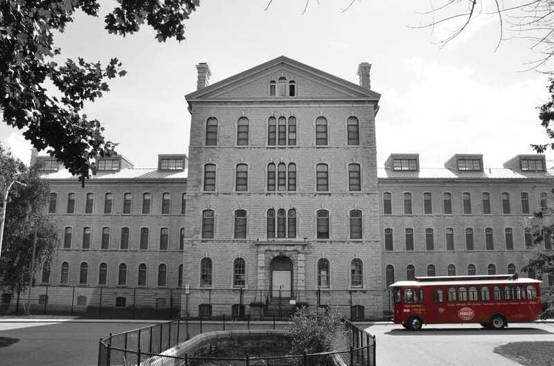 Kingston: Ghosts and Mysteries Trolley Tour - Ghostly characters bring variety to the ride