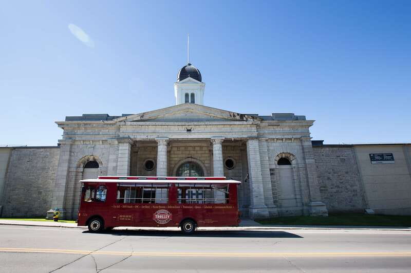 Kingston: Hop-On Hop-Off Trolley Tour - What the live commentary adds