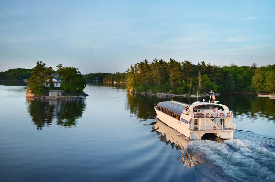 Kingston: Lunch Cruise of Thousand Islands - Why a lunch cruise works so well in the Thousand Islands