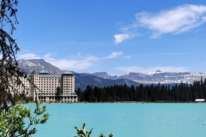 Lake Louise 、Moraine and Emerald Lake Tour from Calgary Banff - Moraine Lake: the seasonal star