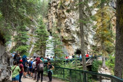Lakes Moraine, Louise, Emerald, Johnston Canyon & Yoho Tour