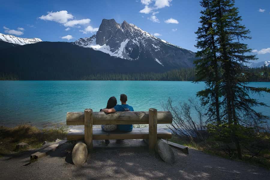 Louise, Moraine/Bow, Emerald, Peyto- 4 Lake Tour - Emerald Lake in Yoho National Park