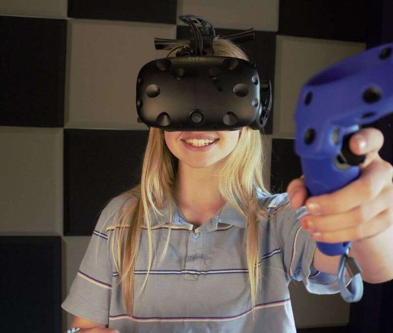 Mont Tremblant: Virtual Reality Gaming Session - Arriving, getting fitted, and learning the controls