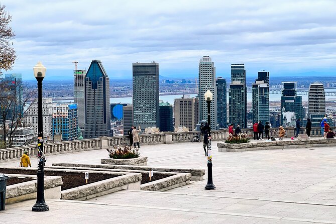Montreal: 3-Hour Private Car Tour with Expert & Free Pick up - A fast, personal introduction to Montreal