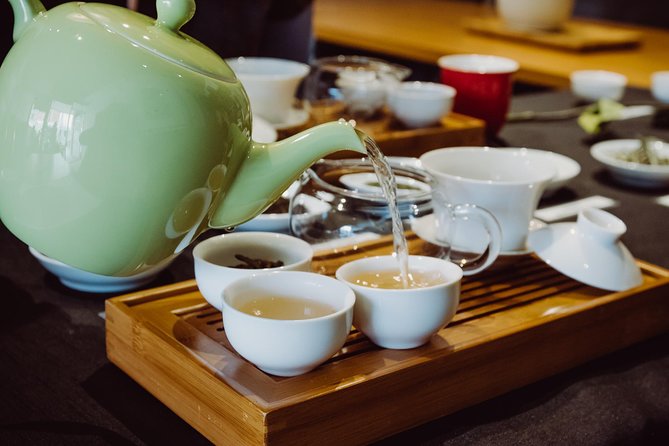 Montreal Afternoon Tea Tour - Chinatown, Chinese tea, and the route through the city