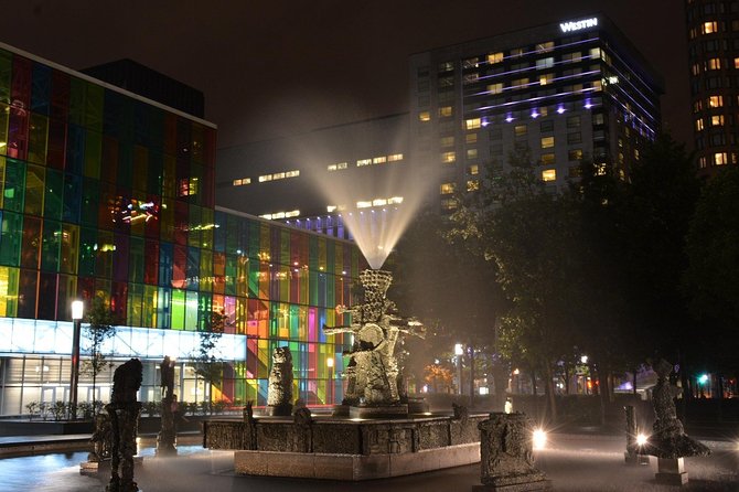 Montreal at Night Tour - What the guide adds to the ride