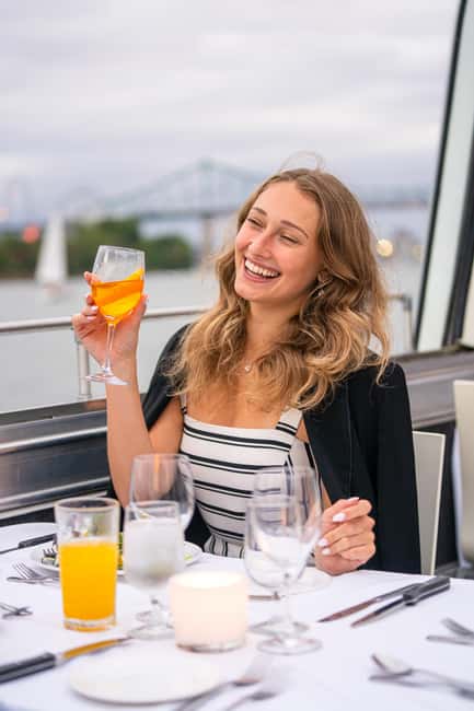 Montreal: Bateau-Mouche Cruise with A La Carte Dinner Option - Dinner service with Montreal scenery