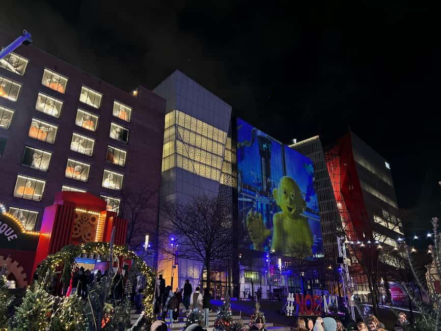 Montreal: Christmas Lights Private Walking Tour - How demanding is the two-hour walk?