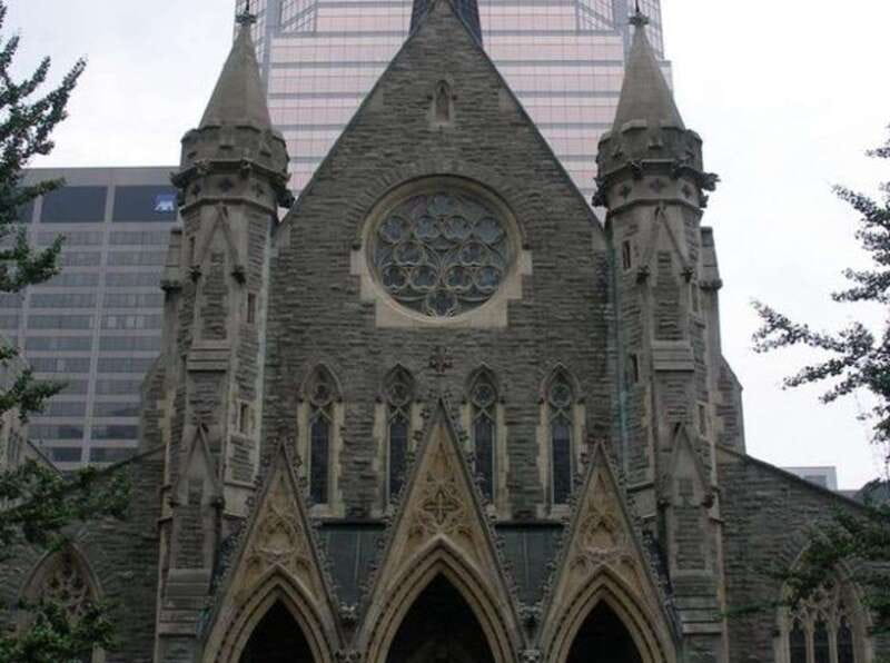 Montreal : Downtown & Underground Walking Tour with a Guide - Where the experience works best