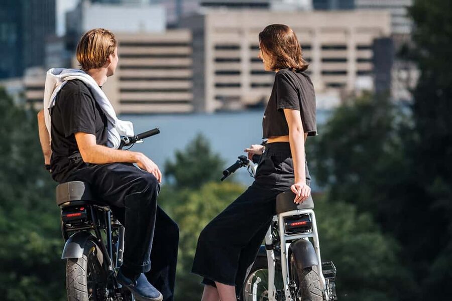 Montreal: E-Bike Sightseeing Tour - Why an e-bike fits Montreal so well