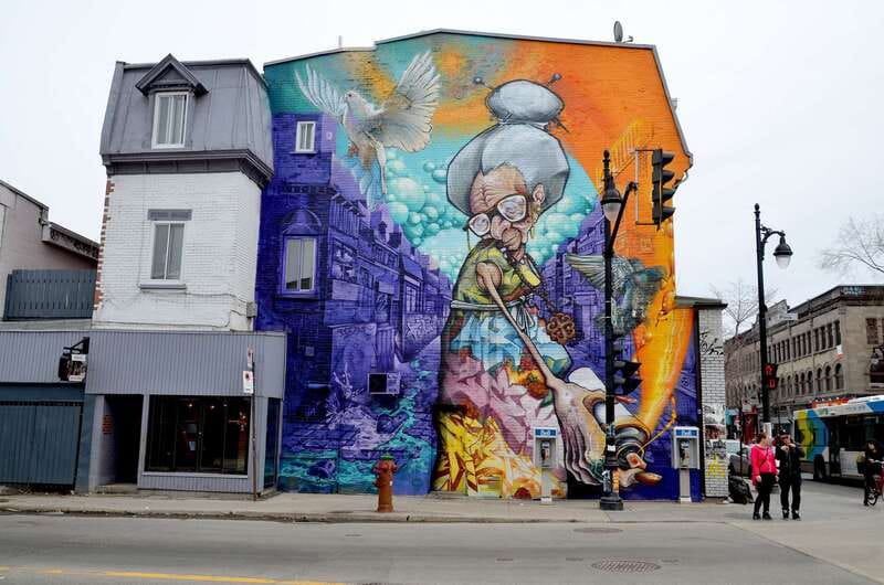 Montreal: Full-Day Small Group City Tour - What the guide adds