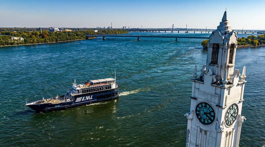 Montréal: Guided Sightseeing River Cruise - Practical details that affect your choice