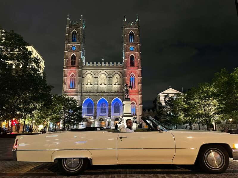 Montréal: Guided Tour in Vintage Convertible Cadillac - The guide makes the difference