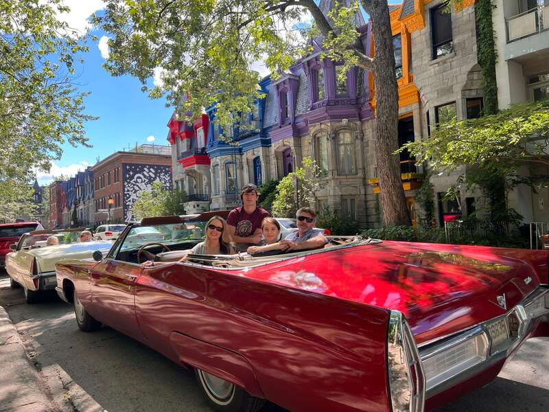 Montréal: Guided Tour in Vintage Convertible Cadillac - Starting at Bonsecours Market in Old Montreal