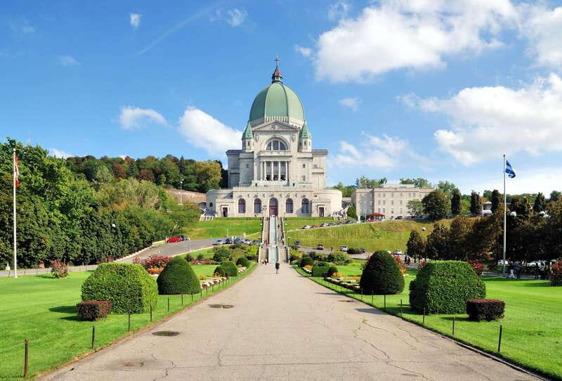 Montreal: Half-day Guided City Tour - The guide and group experience