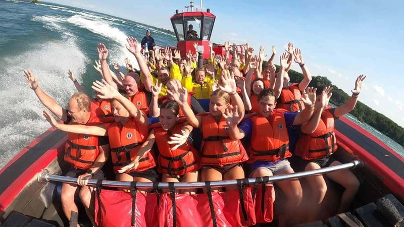 Montreal: Jet Boating on the Lachine Rapids - The crew makes a real difference