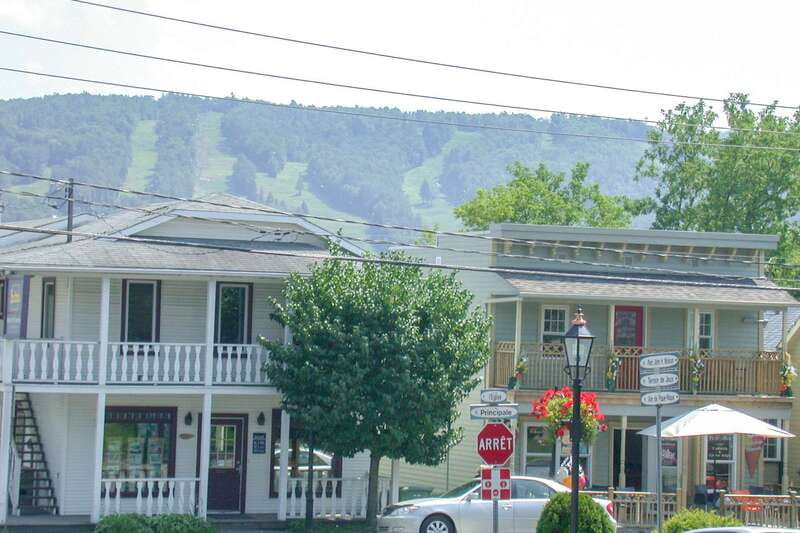 Montreal: Laurentian Mountains Day Trip - Key points to know before booking