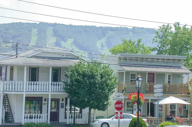 Montreal: Laurentian Mountains Day Trip - Free time at Mont-Tremblant