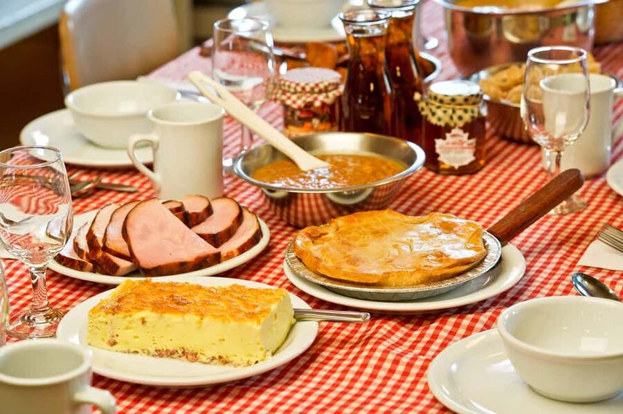 Montreal: Maple Syrup Tour with Sugar Shack & Local Cuisine - Inside Chez Dany and the Quebecois buffet