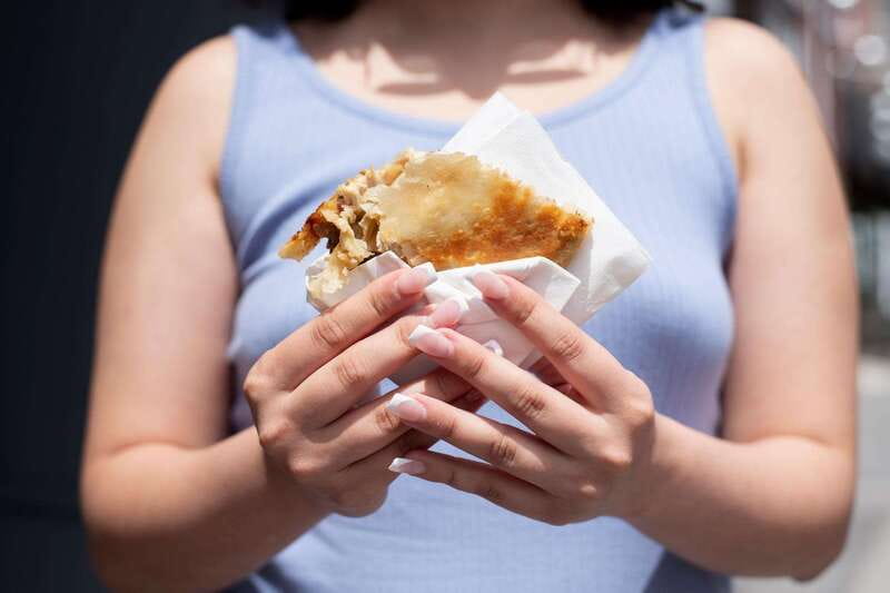 Montreal: Mile-End Foodie Walking Tour with 7 Tastings - Finishing with espresso and cannoli