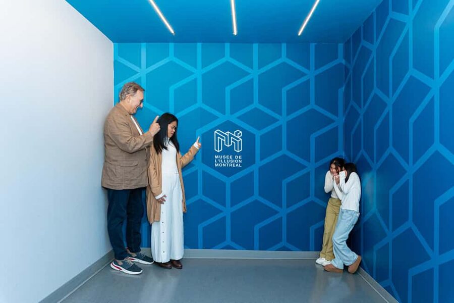 Montreal: Museum of Illusions Entry Ticket - Starting with light, reflection, and perspective