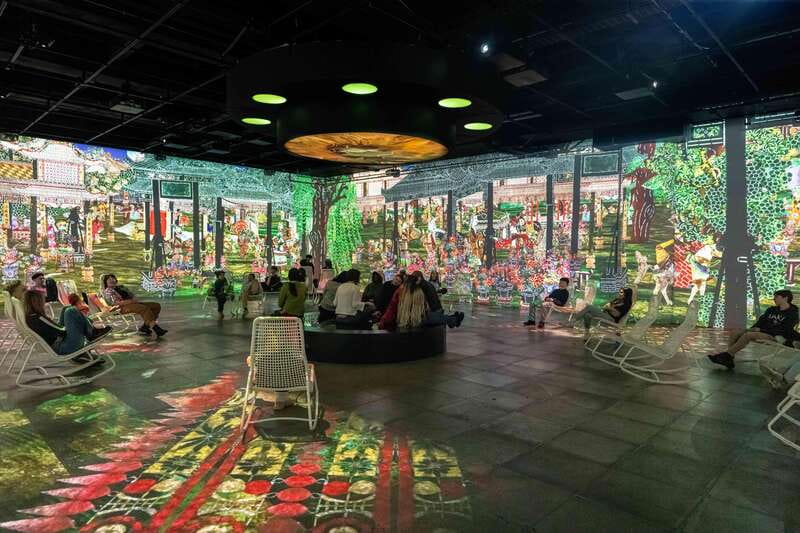 Montreal: OASIS Immersion Entry Ticket - A good rainy-day and family option