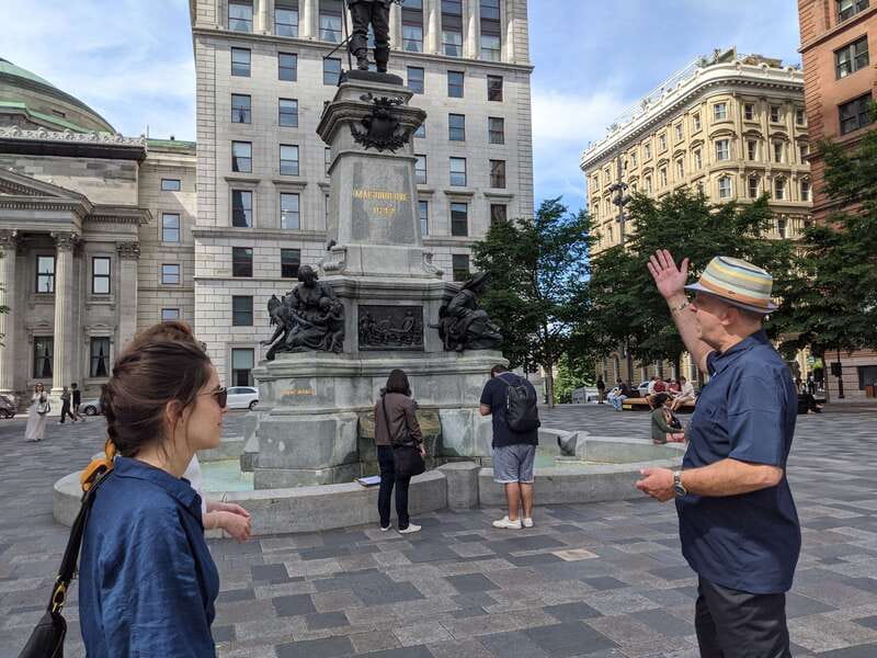 Montréal: Old Town Small Group Guided Walking Tour - Saint-Paul Street and the old city texture
