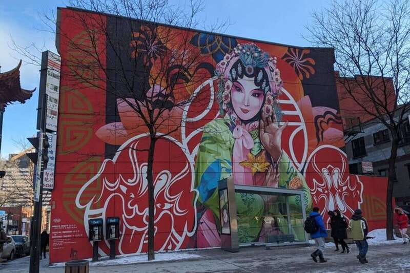 Montreal: Private custom walking tour with a guide - Starting at your accommodation in the city