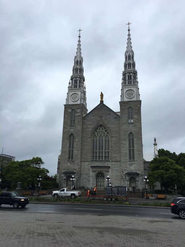 Montreal: Private Day Tour to Ottawa - Ottawa parks and central city views