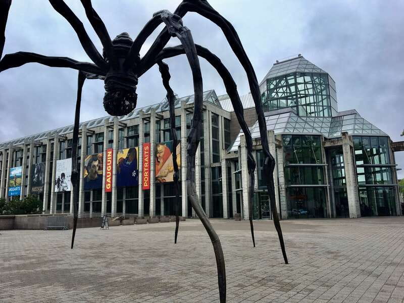 Montreal: Private Day Tour to Ottawa - A private guide instead of a fixed group