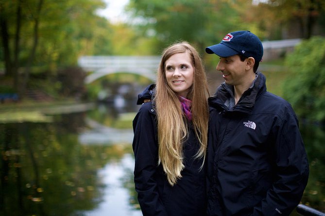 Montreal Private Photo Shoot with Pro Photographer - Price, transport, and practical value