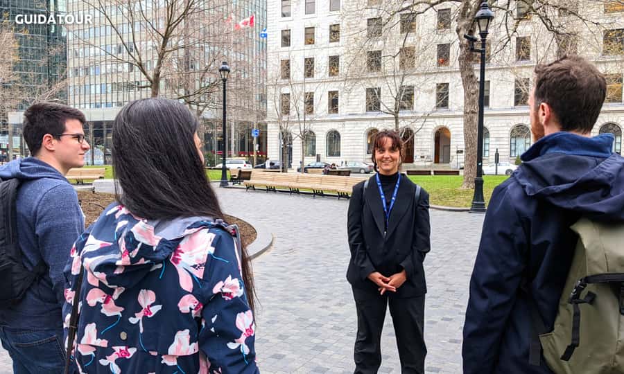 Montreal: Private Walking Tour of Downtown & Underground - Meeting at the Sun Life Building