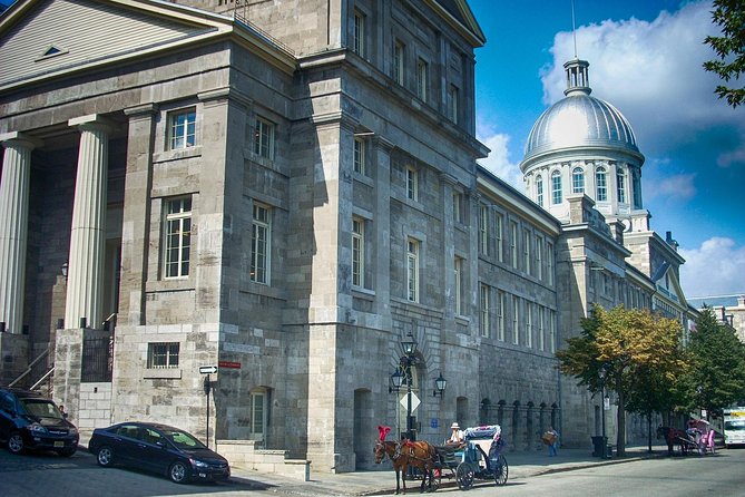 Montreal: Private Walking Tour with a Local - A route with no fixed script