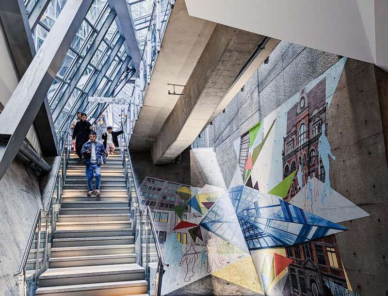 Montreal: RESO Underground City and Downtown Walking Tour - Starting Above Ground in Downtown Montréal