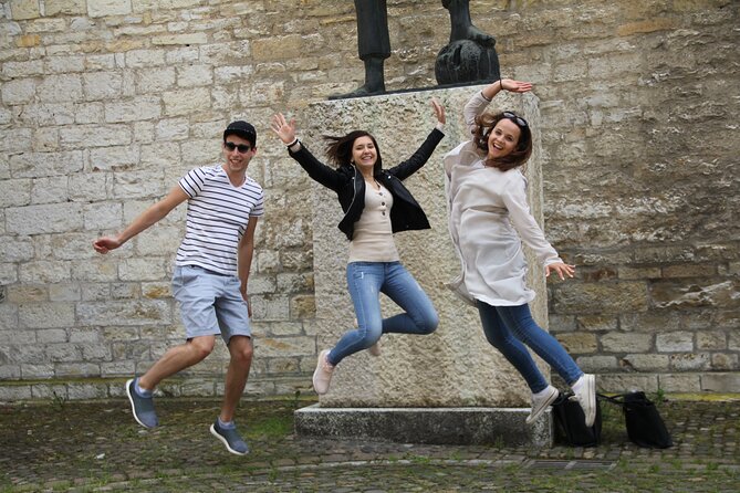 Montréal Scavenger Hunt and City Highlights Walking Tour - Starting at Place d’Armes