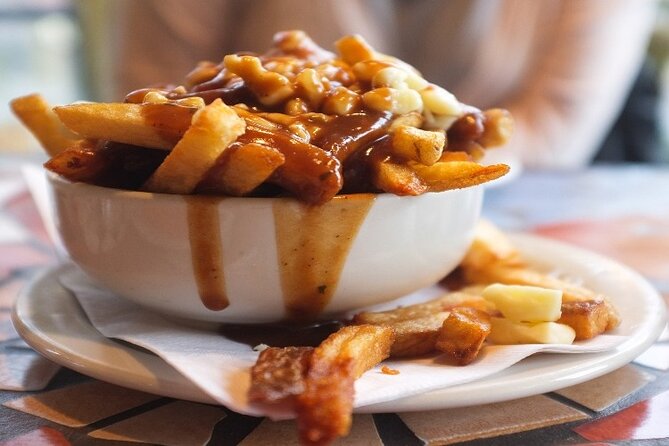 Montreal Small Group Food Walking Tour - From St-Viateur Bagel to Montreal’s first bite