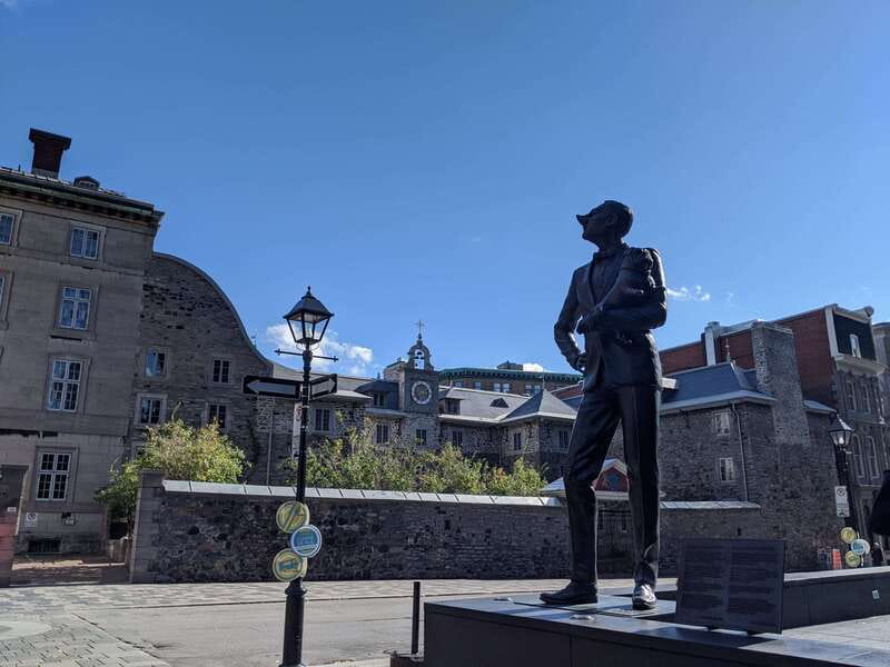 Montréal: The Original Old Montréal Walking Tour - How the guides shape the experience
