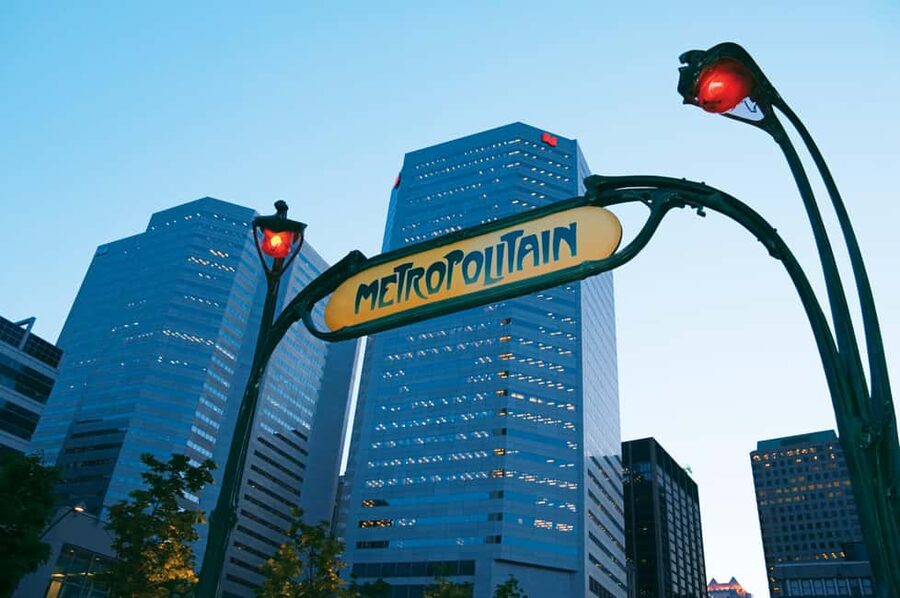 Montréal: The Original Old Montréal Walking Tour - Montréal weather can change the value
