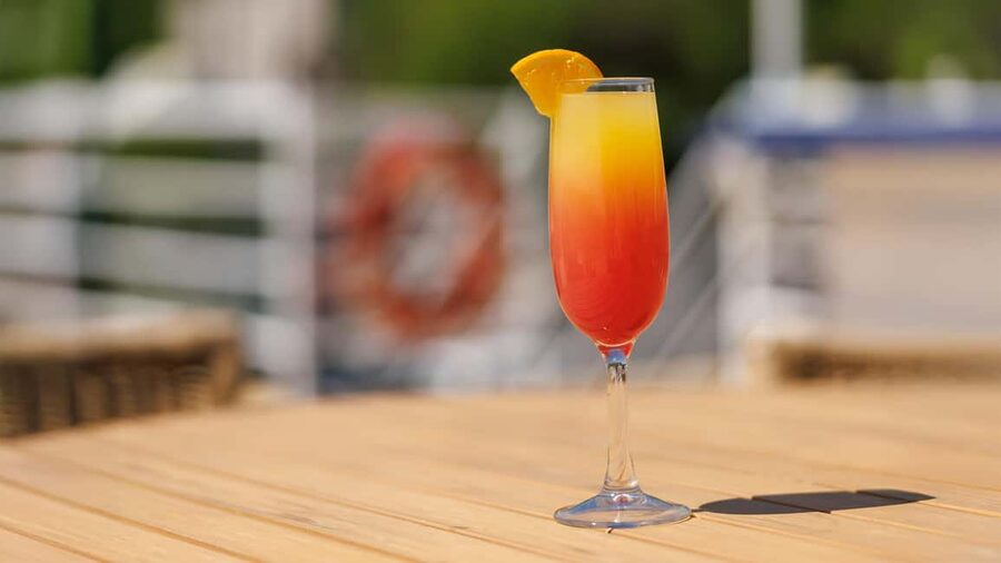 Montréal: Weekend River Brunch Cruise - Finding the Grand Quay and Boarding