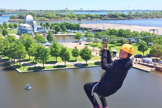 Montreal Zipline Adventure - Safety briefing and harness setup