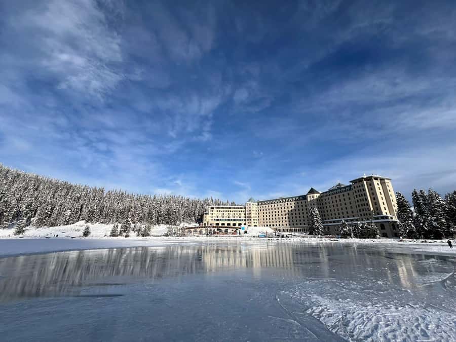 Moraine Lake 1.5hr & Lake Louise Shuttle from Canmore/Banff - Who should book this half-day outing