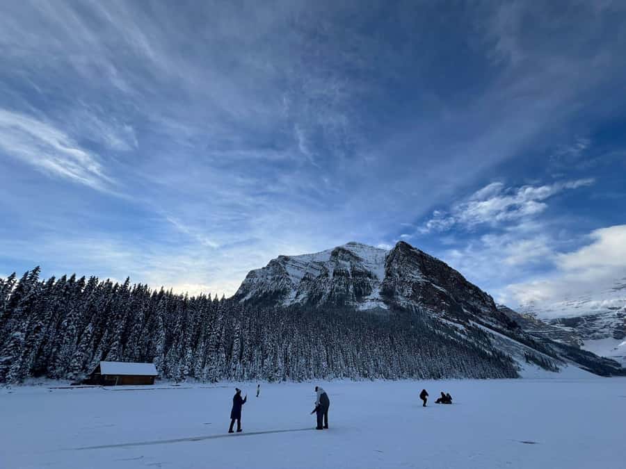 Moraine Lake 1.5hr & Lake Louise Shuttle from Canmore/Banff - Practical packing and day-of advice