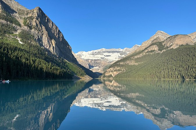 Moraine Lake And Lake Louise Tour from Banff - The return through valleys and mountain views