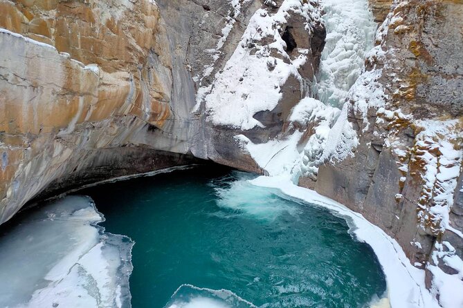 Moraine Lake Banff Town Lake Louise Johnston Canyon - The drive, pickup points, and group size