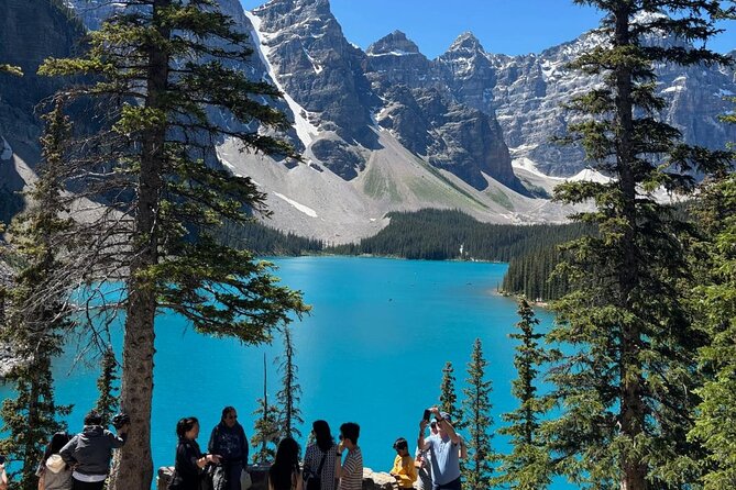 Moraine Lake & Louise & Banff Day Tour From Calgary-Canmore-Banff - Winter comfort and practical clothing