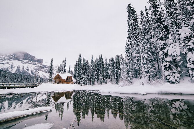 Moraine Lake, Louise Emerald Lake, and Peyto Lake all in day tour - Pickup times and group changes