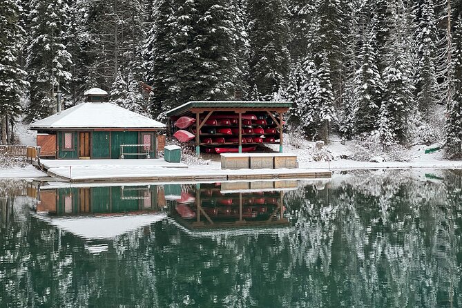 Moraine Lake, Louise Emerald Lake, and Peyto Lake all in day tour - The summer route from Lake Louise to Moraine Lake